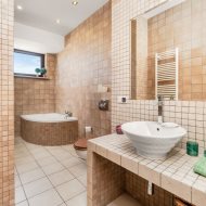 Komfortowy apartament w Śródmieściu z m.postojowym