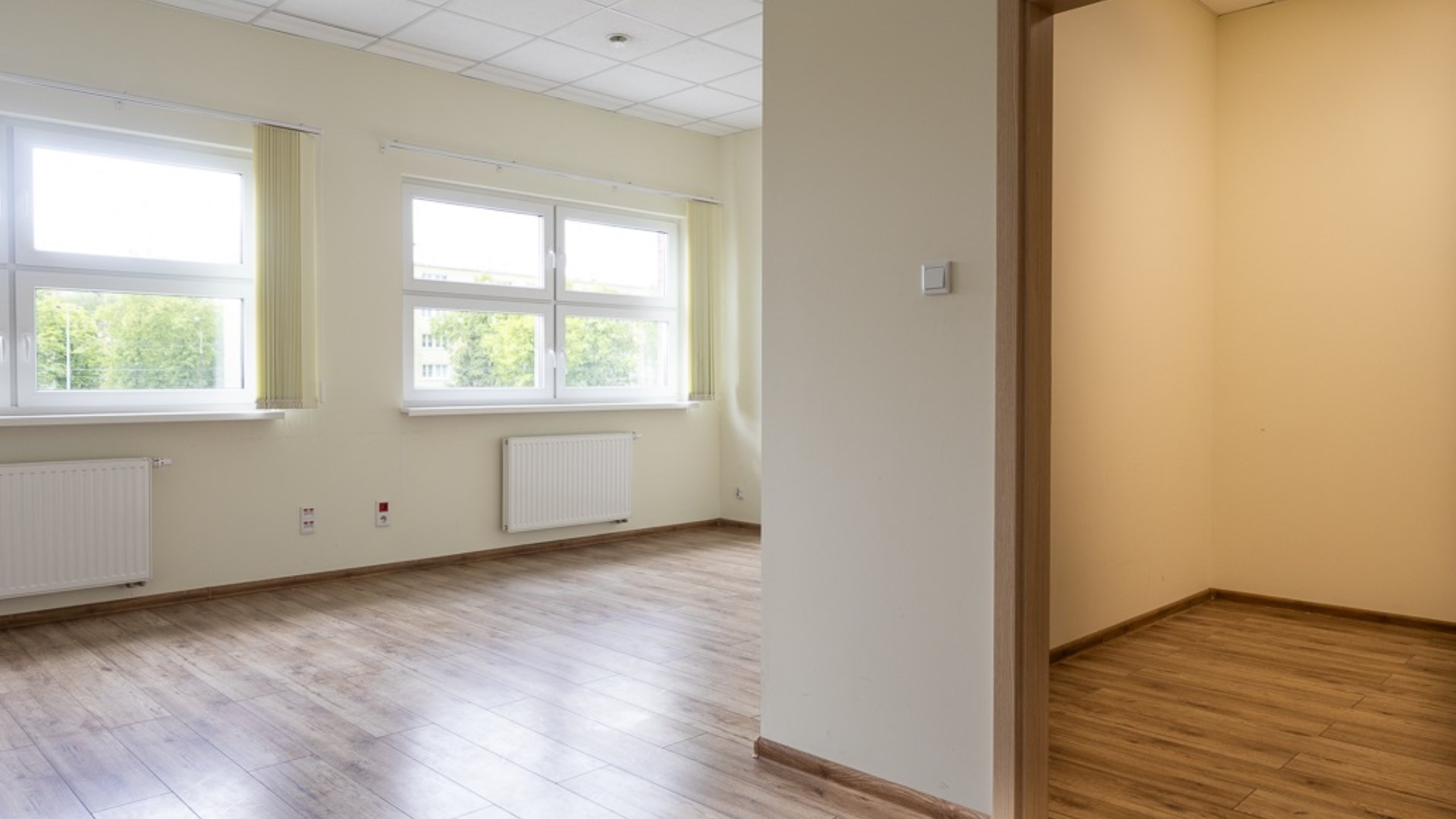 Lokal biurowo-usługowy 32 m2 Wyżyny 