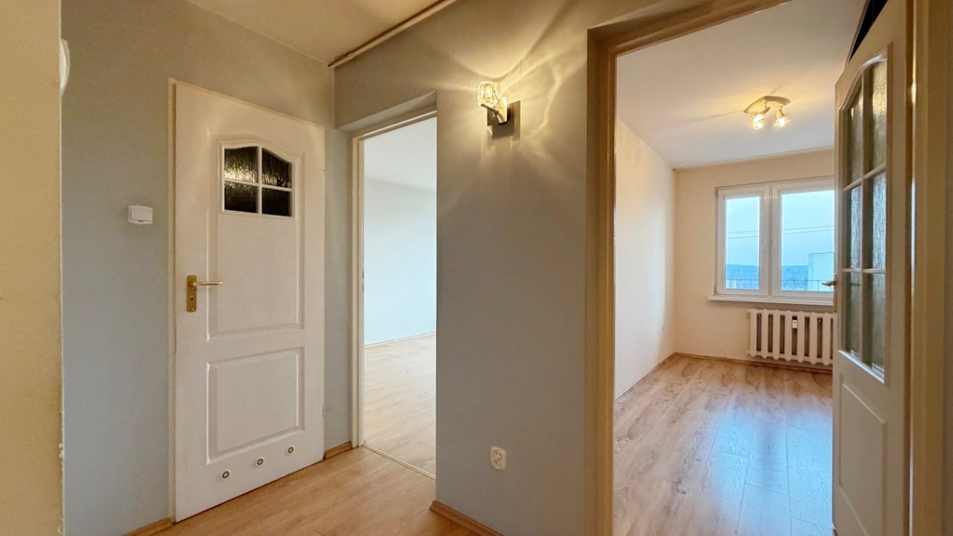 Mieszkanie 2 pokoje | loggia, widok i 10. piętro |