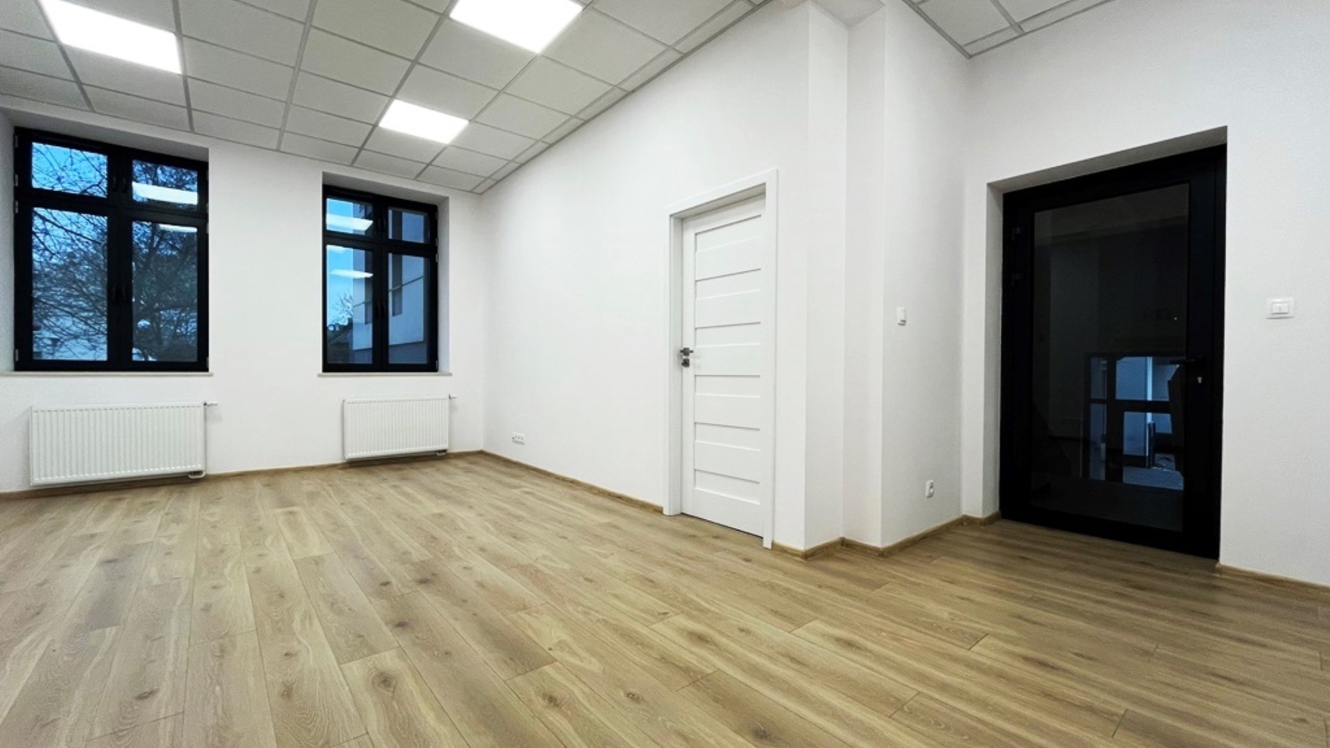 Wynajmę lokal biurowo-usługowy 30m2 Chodkiewicza51