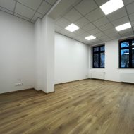 Wynajmę lokal biurowo-usługowy 30m2 Chodkiewicza51